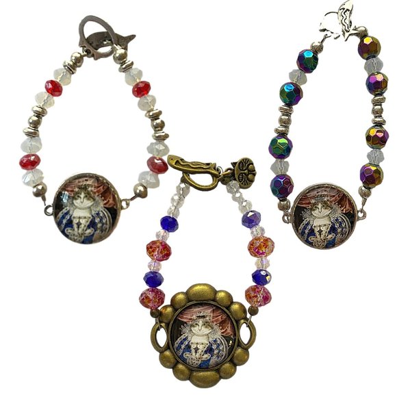 Regal Queen of Cats Cabochon Beaded Bracelet NEW - Picture 2 of 16